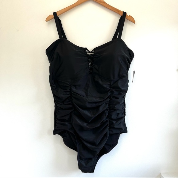 NEW torrid Black Lattice Ruched Wireless One-Piece Swimsuit 3X - Picture 2 of 11